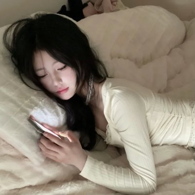 女孩向前冲